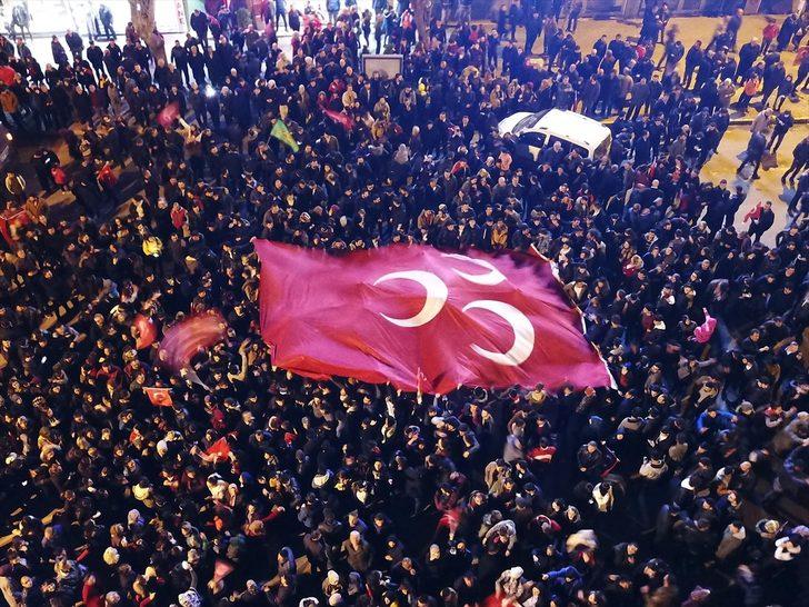 Seçim sonuçları yurt genelinde kutlanıyor G4