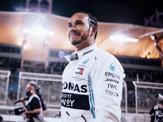 Bahreyn'de kazanan Hamilton