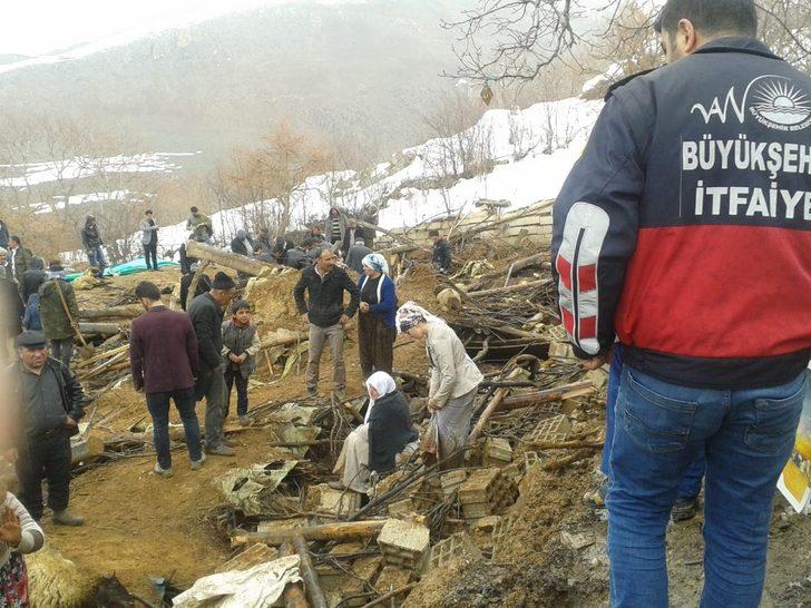 Çatak’ta hır çöktü 374 küçükbaş hayvan telef oldu G2