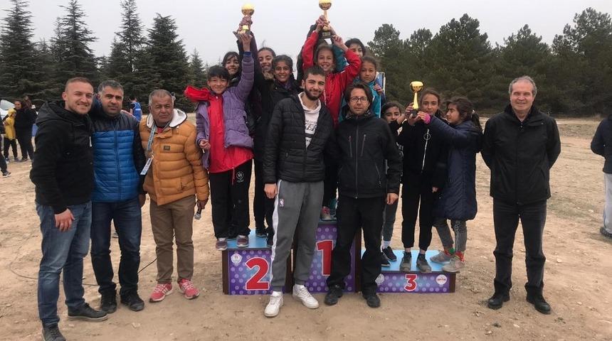 Atletizm&rsquo;de Kayserili sporcular k&uuml;rs&uuml;y&uuml; boş bırakmadı