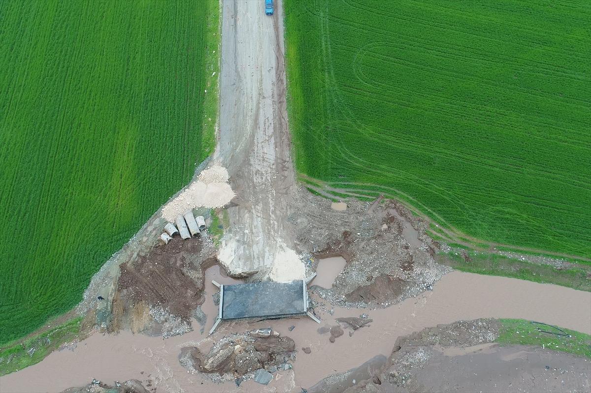 Gaziantep'te yıkılan k&ouml;pr&uuml; drone ile g&ouml;r&uuml;nt&uuml;lendi 