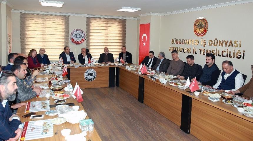Rekt&ouml;r &Ccedil;omaklı, BİRKONFED Erzurum Temsilciliği y&ouml;neticileri ile bir araya geldi