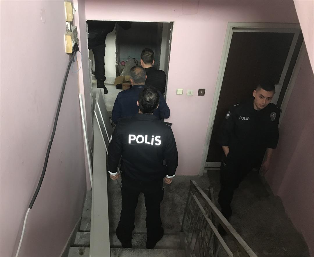 Satın aldığı evde insana ait kafatası ve kemikler bulundu 