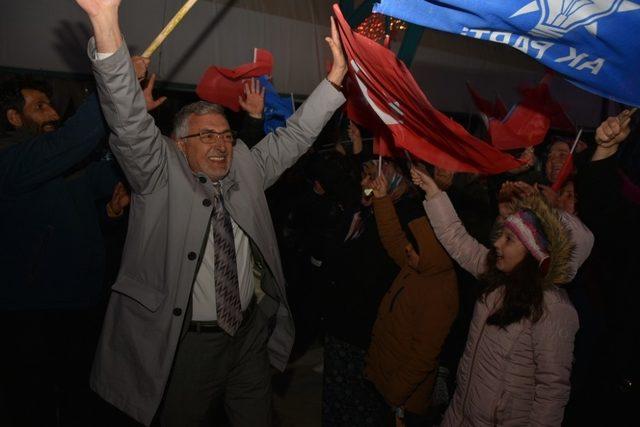 Başan Bozkurt bir törende iki zaferi kutladı