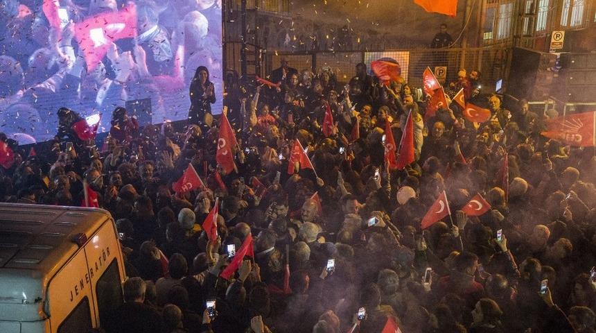 Kuşadası&rsquo;nda CHP 20, AK Parti 11 belediye meclis &uuml;yeliği kazandı