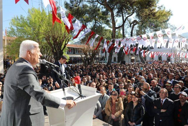 Osman Gürün seçimi zaferini personeli ile kutladı