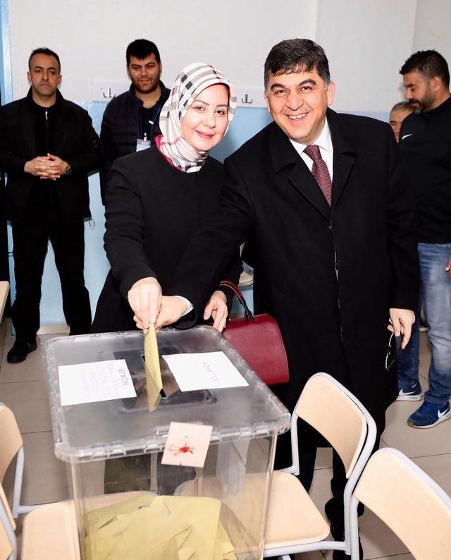 Halk, tercihini Rıdvan Fadıloğlu’ndan yana kullandı