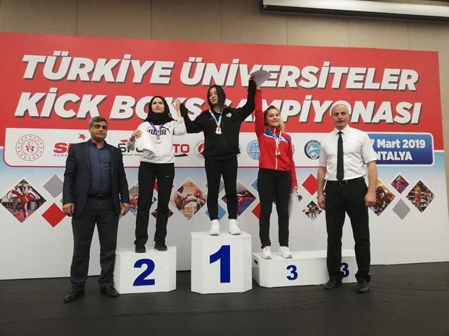 Üniversite kick boks takımından büyük başarı