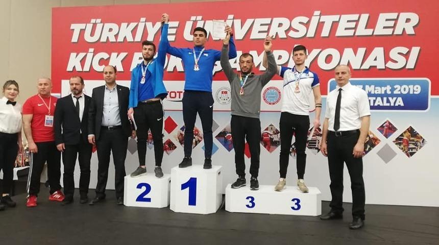 Üniversite kick boks takımından büyük başarı