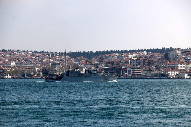NATO'nun mayın arama gemisi İstanbul Boğazı'ndan geçti