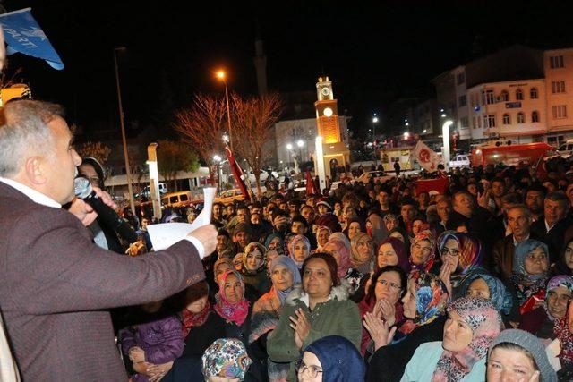 Gördes, 3. dönemde de Başkan Akyol’a güvenoyu verdi