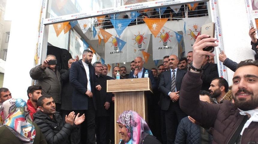 Malazgirt’te 3 oy farkla AK Parti kazandı