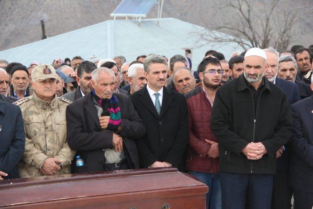 Malatya'da, seçimlerde çıkan silahlı kavga ölen 2 kuzen toprağa verildi