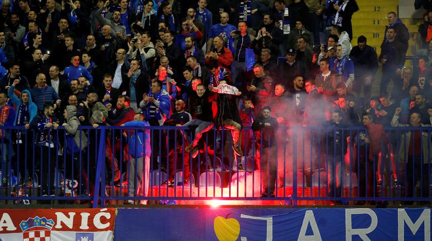 UEFA, Dinamo Zagreb'e 2 maç seyircisiz oynama cezası verdi