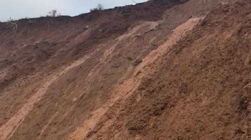 Solhan&rsquo;da toprak kayması