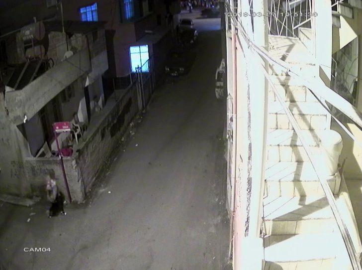 Cep telefonunu çalıp, arkadaşına hediye etti G3