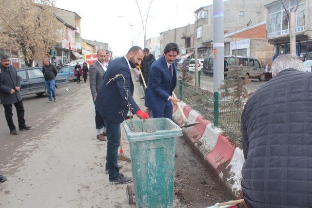 Seçilen başkanın ilk işi