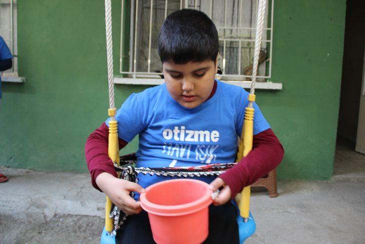 Mahalle baskısı otizmli çocuğu eve hapsetti G2