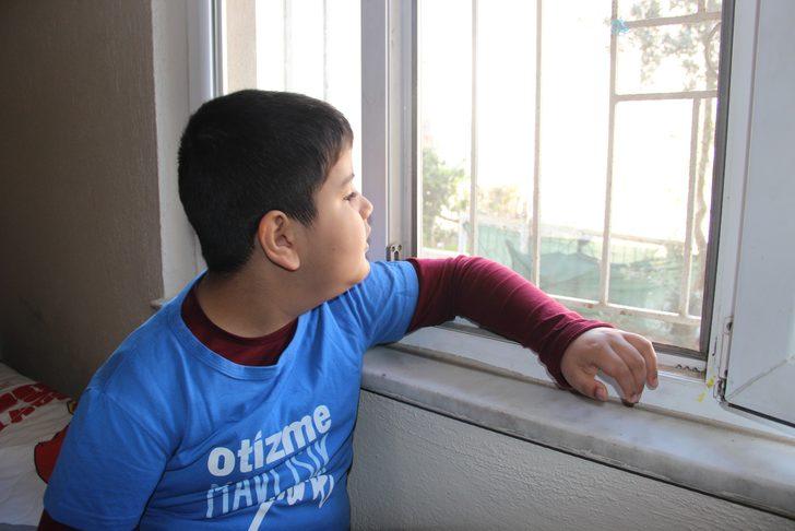 Mahalle baskısı otizmli çocuğu eve hapsetti G5