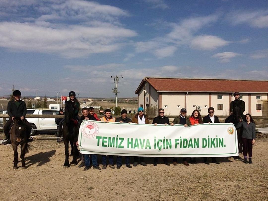 Fidan dikimine atları ile geldiler