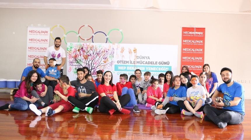 Otizmli çocukların eğitimine destek