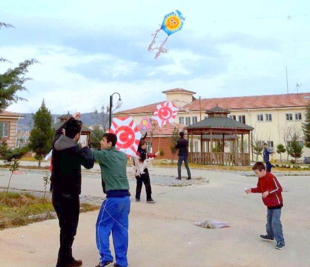 Üniversiteli öğrenciler engelleri kaldırdı