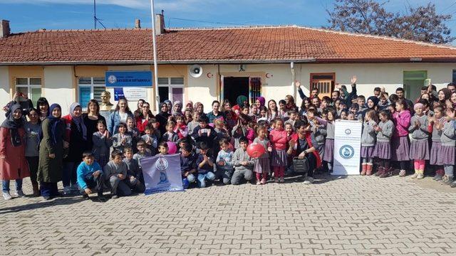 DPÜ Damla Topluluğu’ndan Sevdiğin İlk ve Ortaokulu’na ziyaret