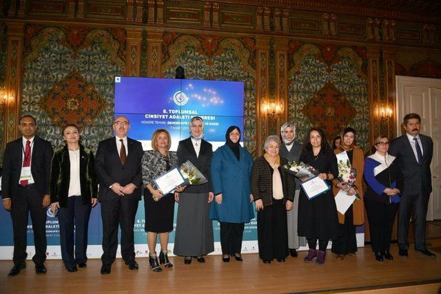 Düzce Üniversitesi sunduğu bildiri ile birinci oldu