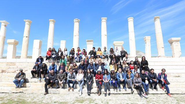 PAÜ’lü yabancı öğrenciler Tripolis Antik Kenti’ni gezdi