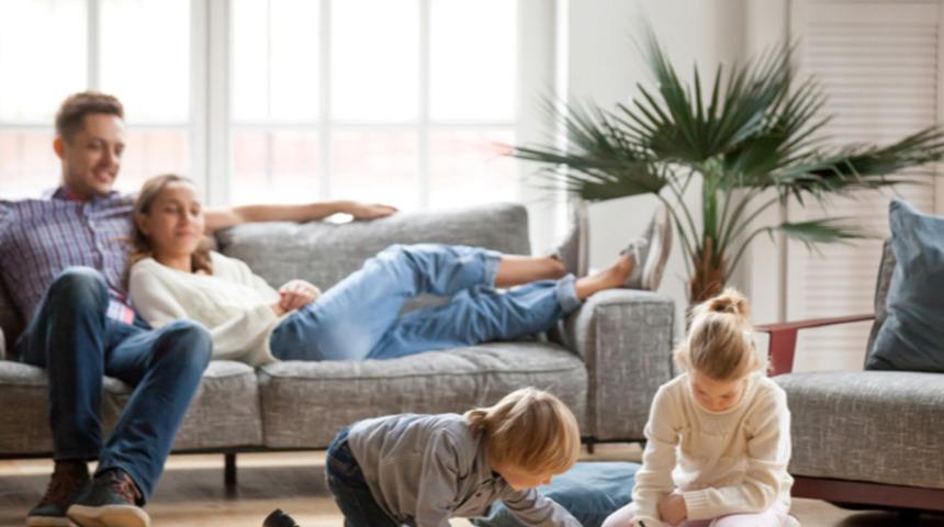 &Ccedil;ocuğa bir yetişkinmiş gibi davranmak doğru mu?