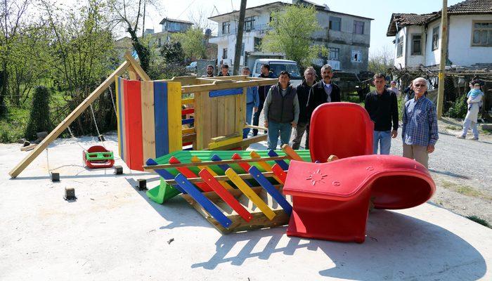 Seçimi kaybeden muhtar çocuk parkını söktü!