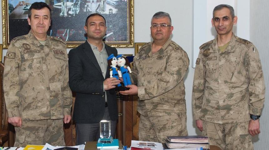 Jandarmadan Sinan Aslan&rsquo;a teşekk&uuml;r ziyareti