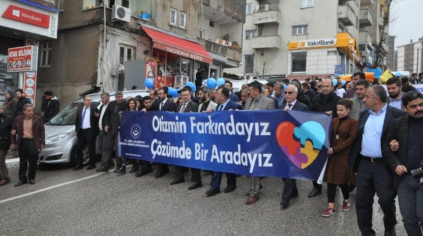 Şırnak&rsquo;ta otizm farkındalık y&uuml;r&uuml;y&uuml;ş&uuml; yapıldı