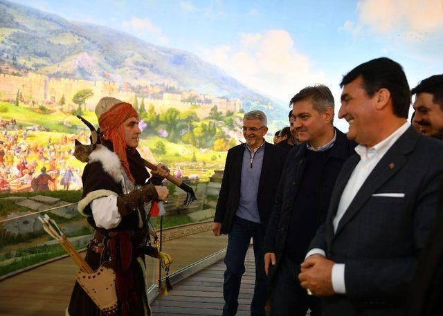Bosna Hersek Başbakanı Zvizdiç Fetih Müzesi’ni ziyaret etti