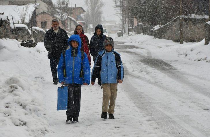Ardahan ve Kars'ta nisan karı  G2