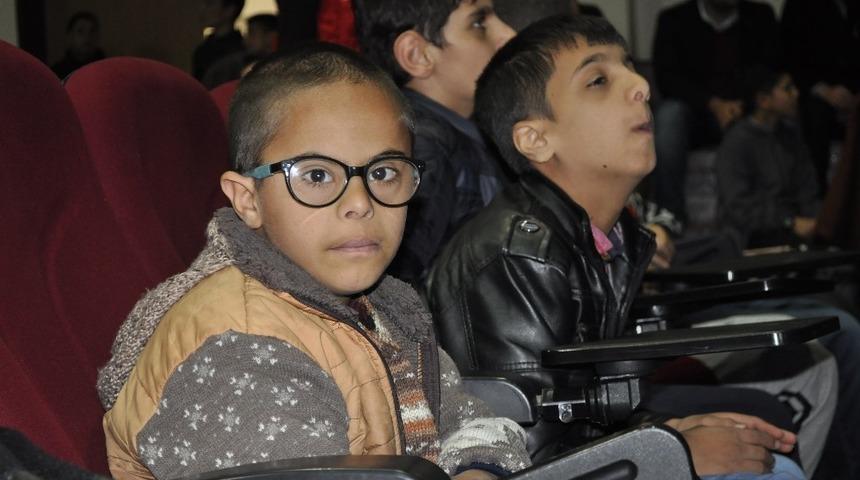 Siverek&rsquo;te D&uuml;nya Otizm Farkındalık G&uuml;n&uuml; Kutlandı