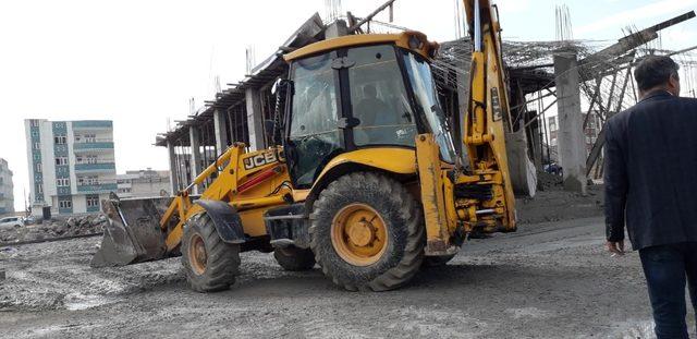 Şanlıurfa’da beton dökülen inşaat çöktü