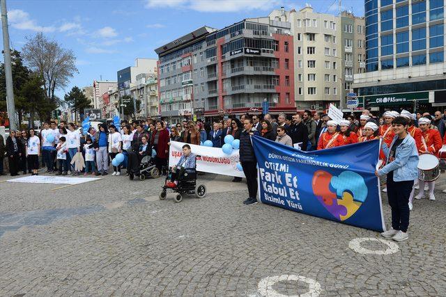 Balonlar, otizmde farkındalık için havalandı