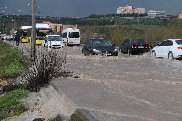 Diyarbakır'da sağanak; tarlalar su altında kaldı