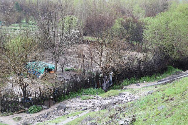 Diyarbakır'da sağanak; tarlalar su altında kaldı