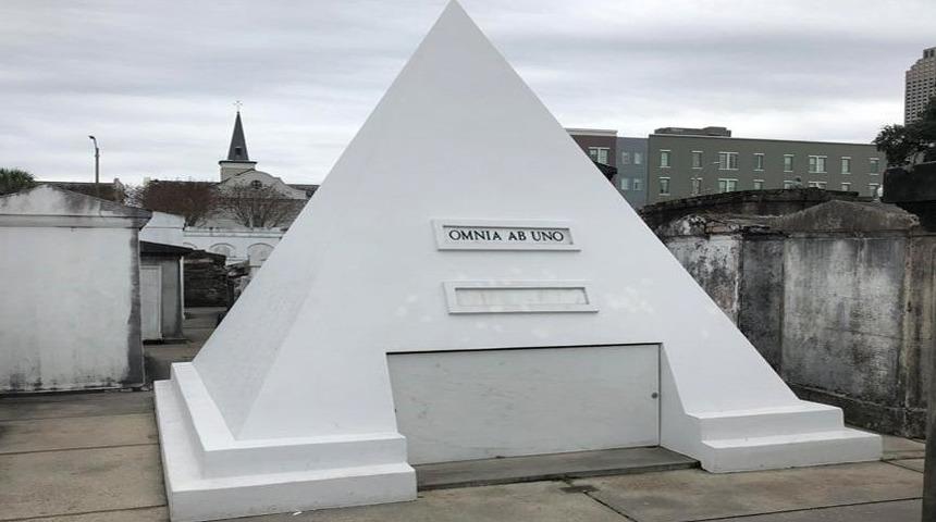 Nicolas Cage kendine New Orleans&rsquo;ta mezar satın aldı