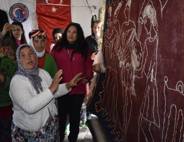 Kadınlar el emeklerini sanata dönüştürdü