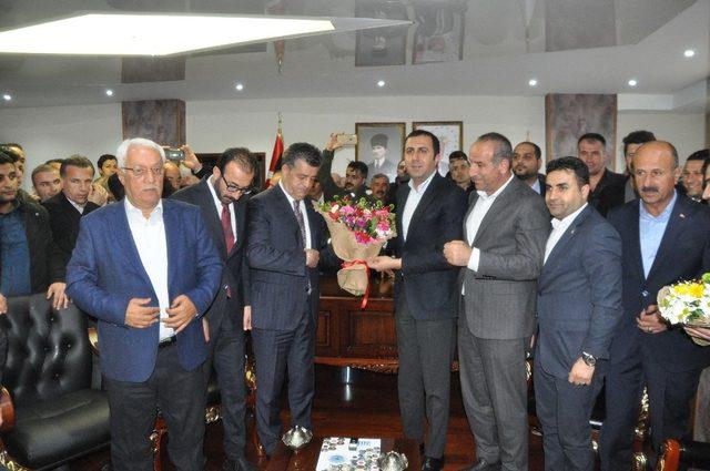 Şırnak Belediye Başkanı Yarka mazbatasını aldı