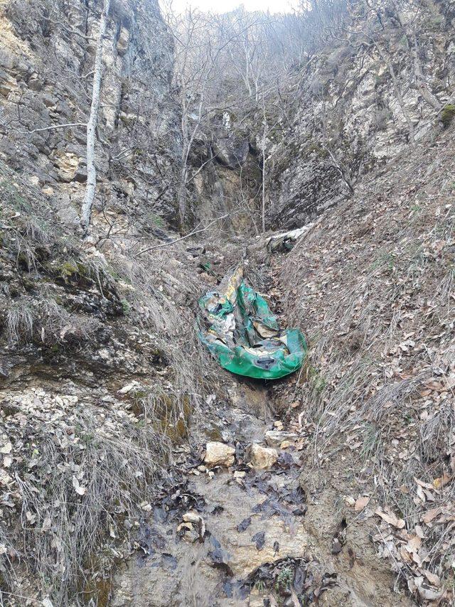 Karakoçan'da PKK'lı teröristlere ait malzemeler ele geçti