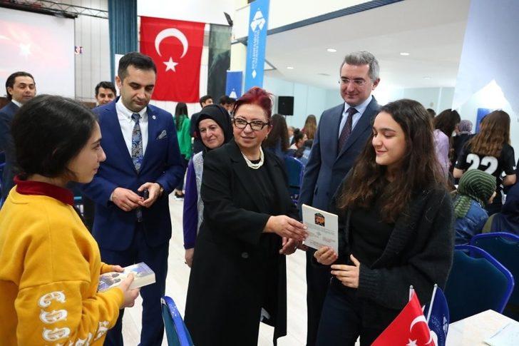 HKÜ, Akademisyenleri ile Erdem Koleji Kariyer Günlerinde G2