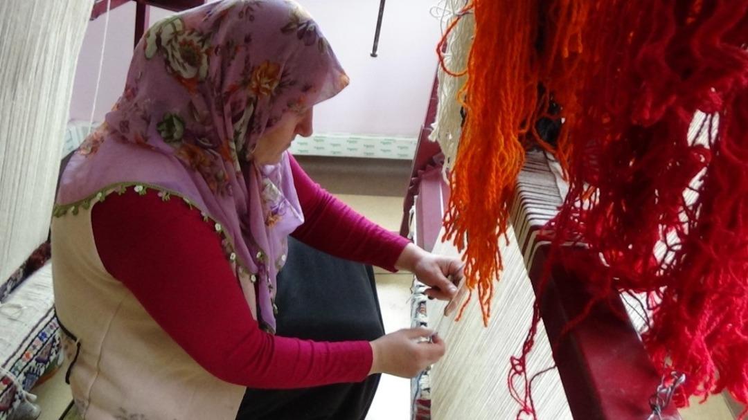 Kadınlardan halı kursuna b&uuml;y&uuml;k ilgi