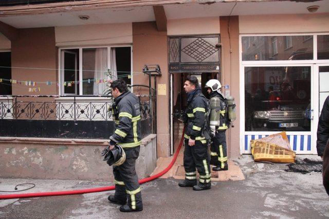 Suriyeli ailenin yaşadığı evde çıkan yangın korkuttu