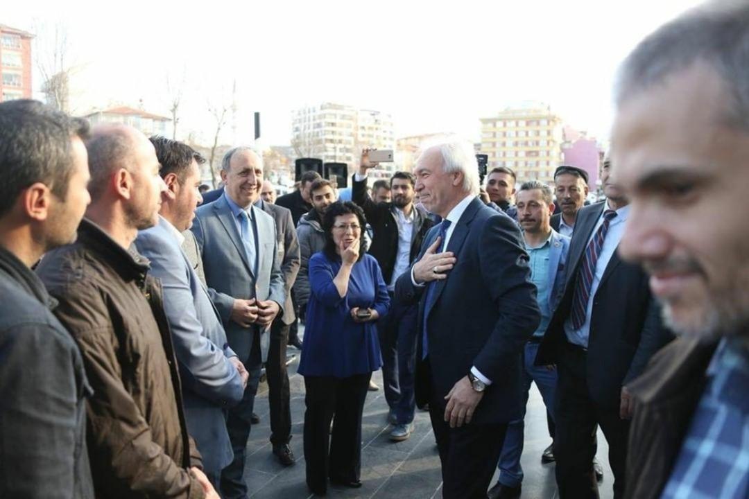 Belediye personelinden Başkan Sara&ccedil;oğlu&rsquo;na duygusal veda