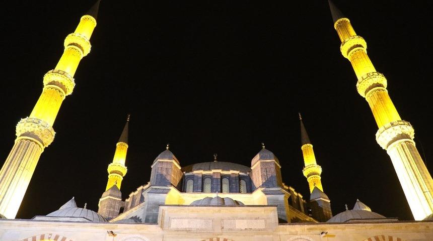 Miraç kandilinde yapılacak dua ve ibadetler nelerdir?