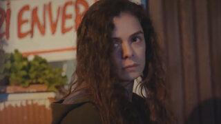 Kadın dizisinde Bahar ve Sarp, Nezir'den nasıl kurtuldu? Avukat Kısmet Avcı kimdir? Kadın 56. son bölüm final sahnesi izle!